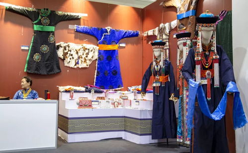 察哈爾蒙古族服飾的文化內(nèi)涵與特色